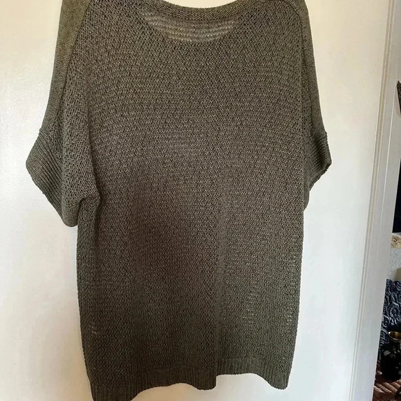 Chico’s Short Sleeve Olive Green Crewneck Sweater - Picture 3 of 5